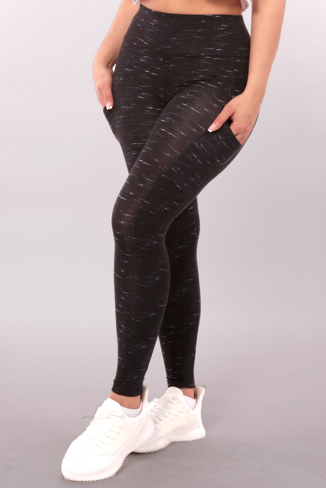 High Waist Fleece Lined Leggings With Side Pockets - Black & White Space Dye
